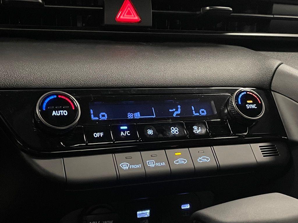 new 2025 Hyundai Elantra car, priced at $24,957