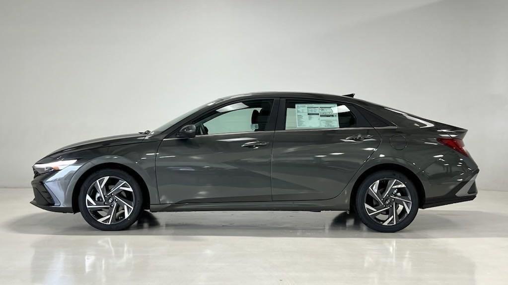 new 2024 Hyundai Elantra car, priced at $23,250