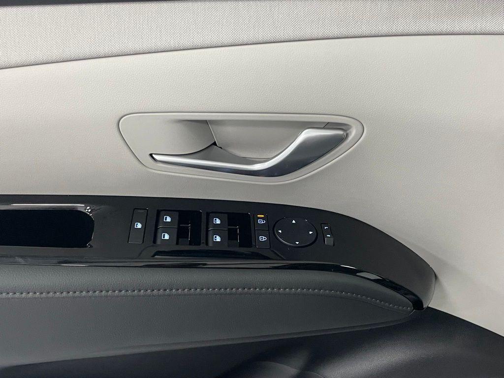 new 2025 Hyundai Tucson car, priced at $40,890