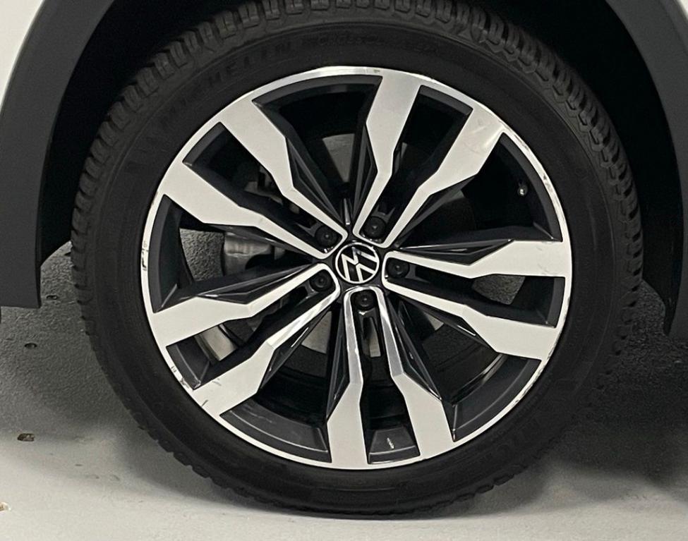 used 2021 Volkswagen Atlas car, priced at $27,000