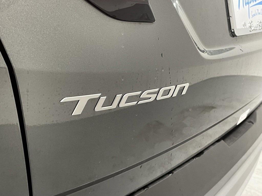 new 2025 Hyundai TUCSON Hybrid car, priced at $36,450