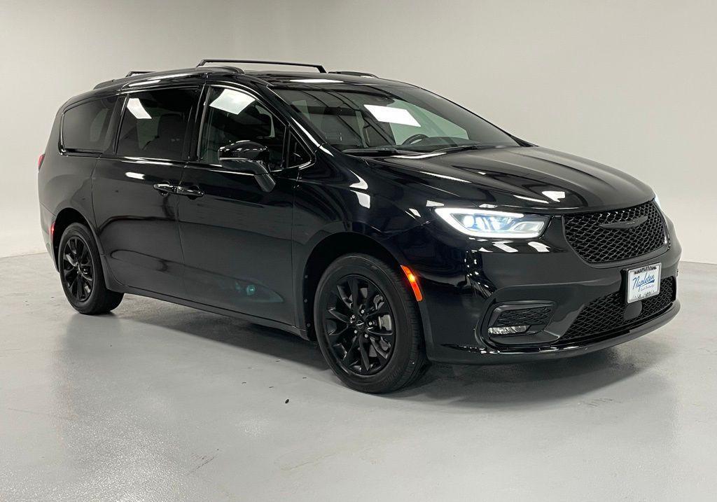 used 2021 Chrysler Pacifica car, priced at $25,750