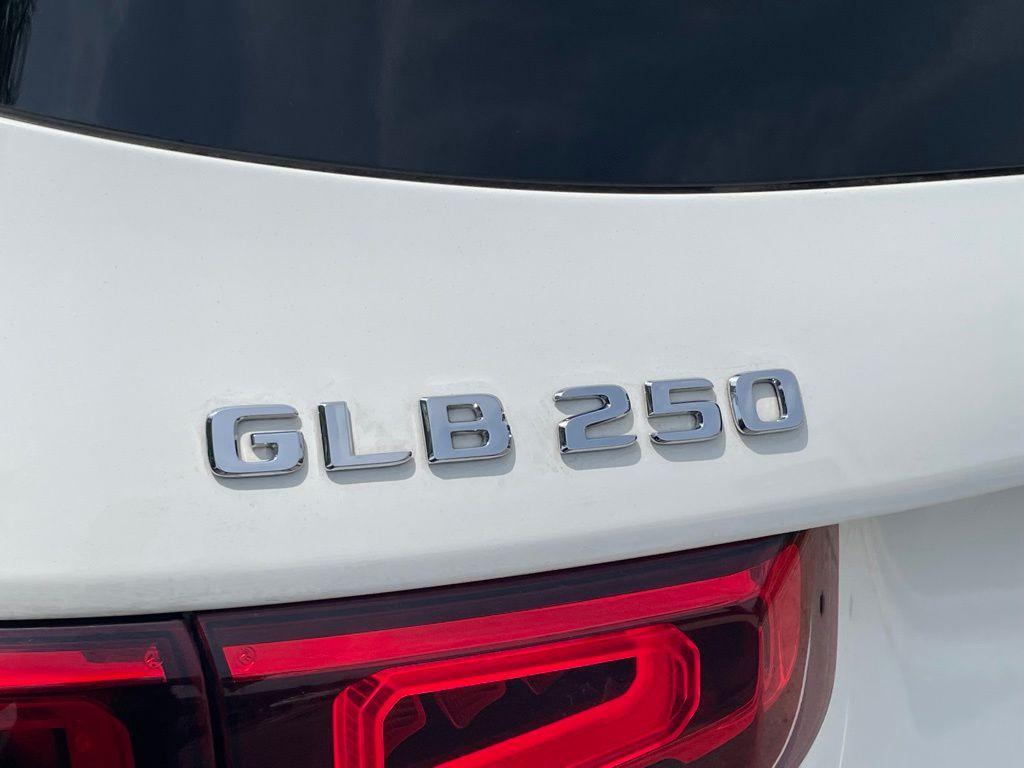 used 2021 Mercedes-Benz GLB 250 car, priced at $26,250