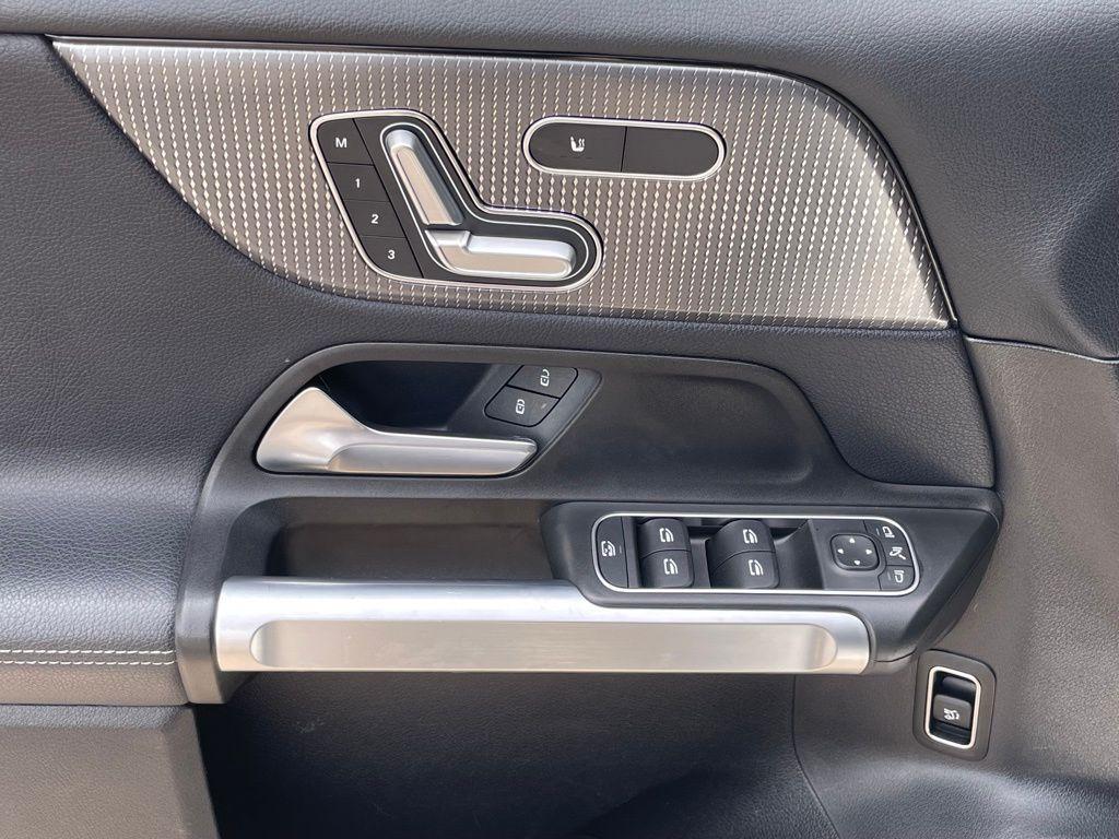 used 2021 Mercedes-Benz GLB 250 car, priced at $26,250