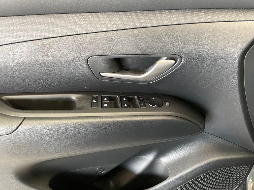new 2025 Hyundai TUCSON Hybrid car, priced at $37,862