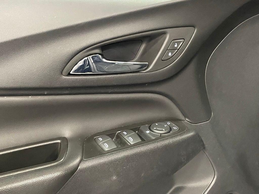 used 2023 Chevrolet Equinox car, priced at $22,000