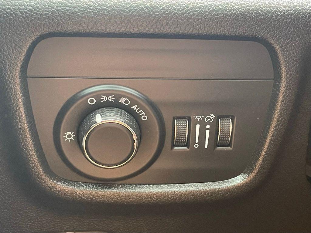 used 2023 Jeep Grand Cherokee car, priced at $33,250
