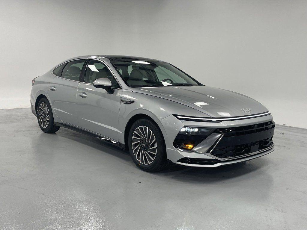 new 2025 Hyundai Sonata Hybrid car, priced at $38,885