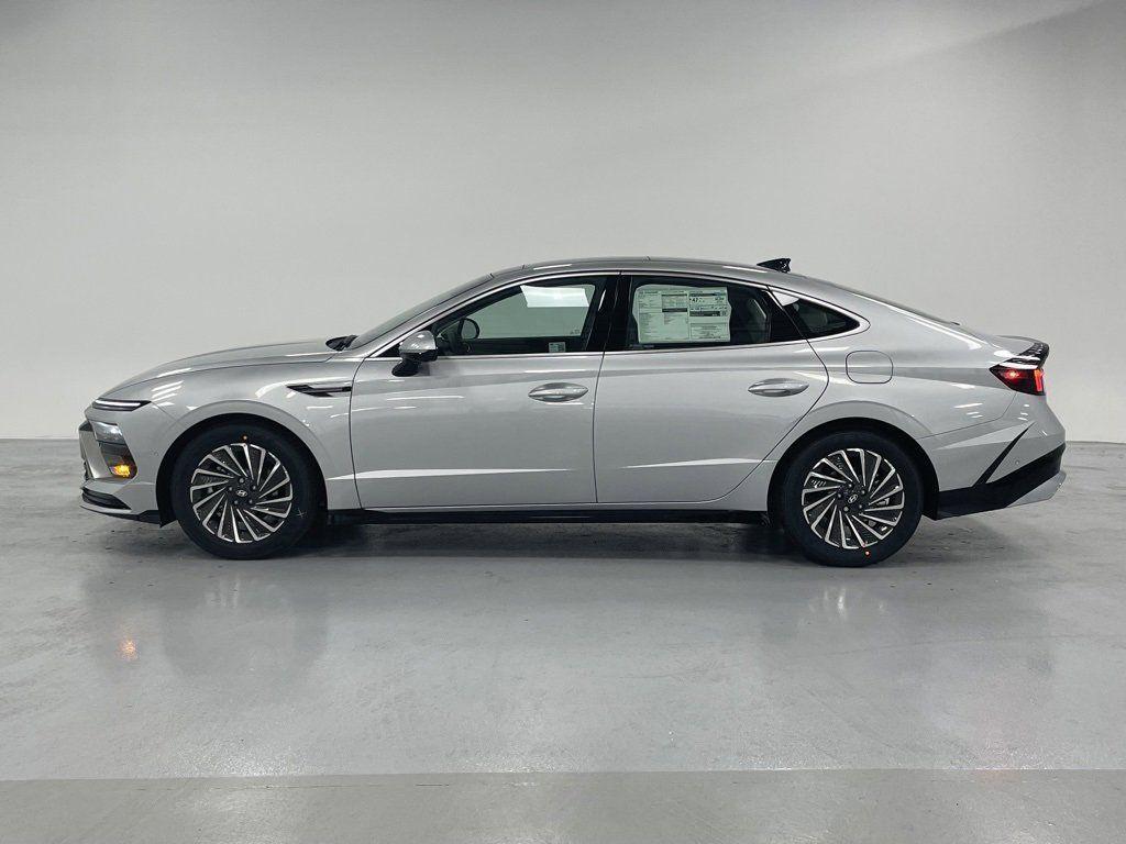 new 2025 Hyundai Sonata Hybrid car, priced at $38,885