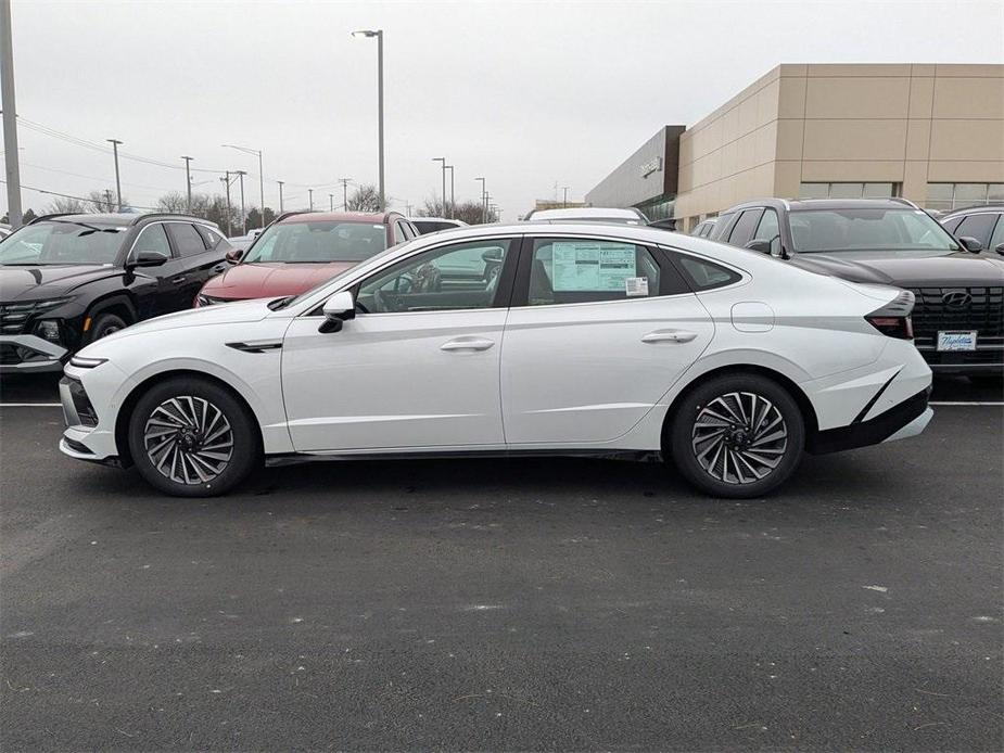 new 2025 Hyundai Sonata Hybrid car, priced at $39,610