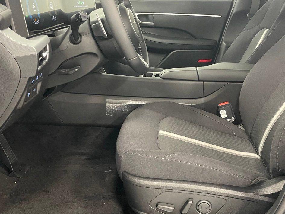 new 2025 Hyundai Sonata Hybrid car, priced at $32,457
