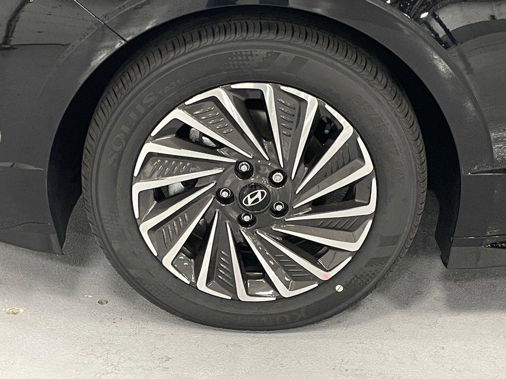 new 2025 Hyundai Sonata Hybrid car, priced at $32,457