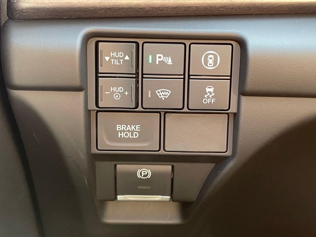 used 2025 Acura RDX car, priced at $46,500