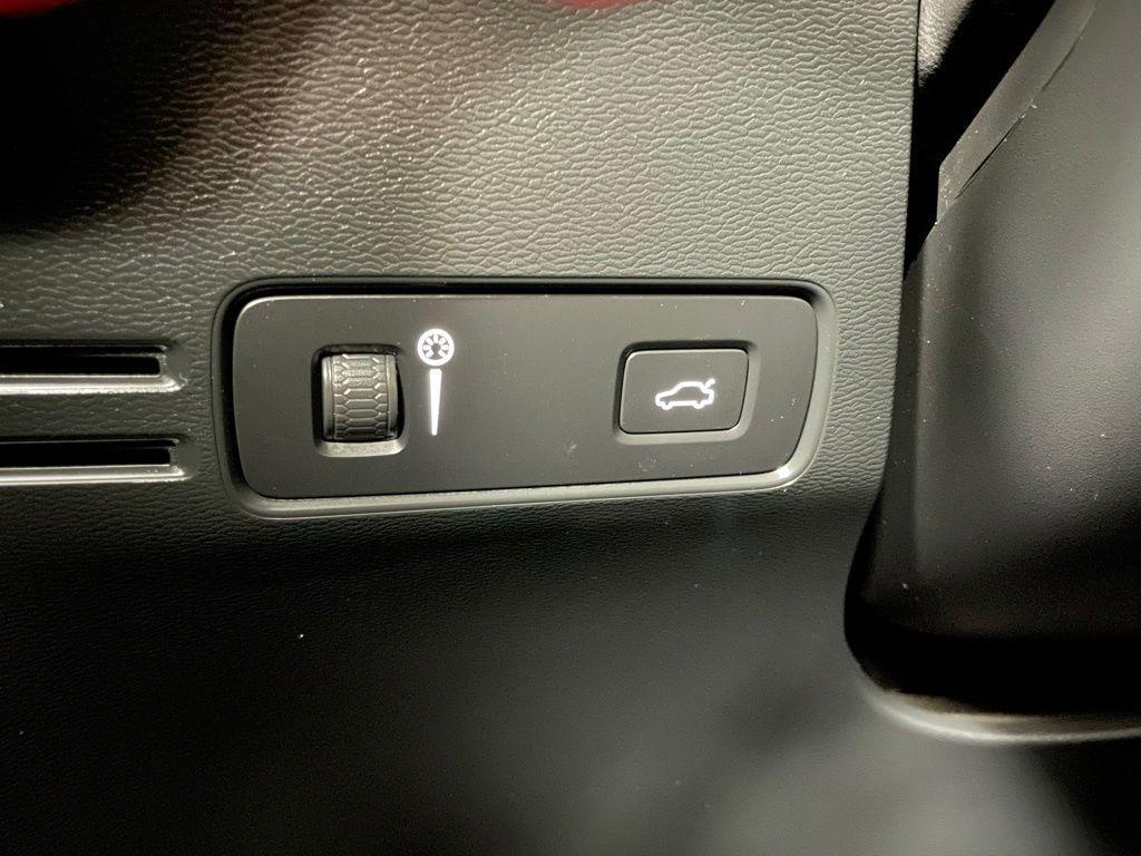 used 2022 Volvo XC40 Recharge Pure Electric car, priced at $23,500