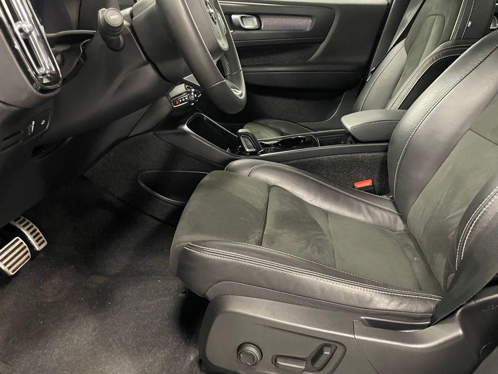 used 2022 Volvo XC40 Recharge Pure Electric car, priced at $23,500