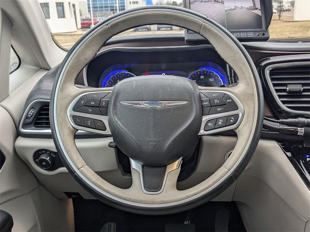 used 2017 Chrysler Pacifica car