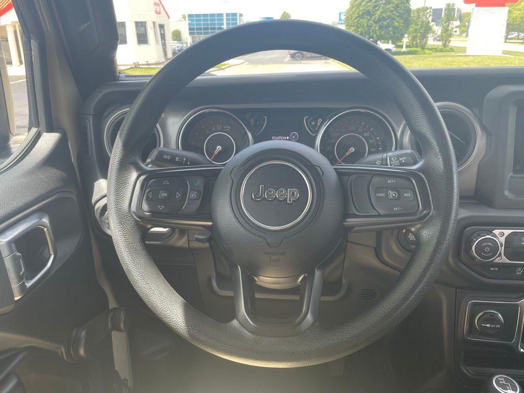 used 2022 Jeep Gladiator car, priced at $32,000