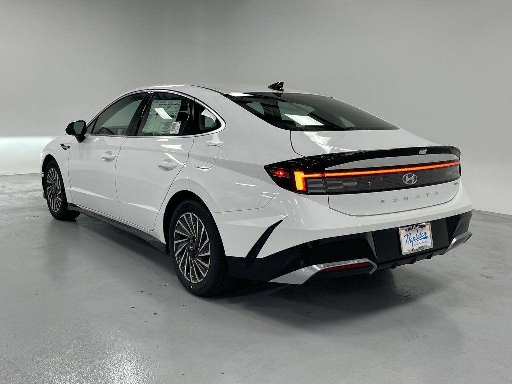 new 2025 Hyundai Sonata Hybrid car, priced at $32,567