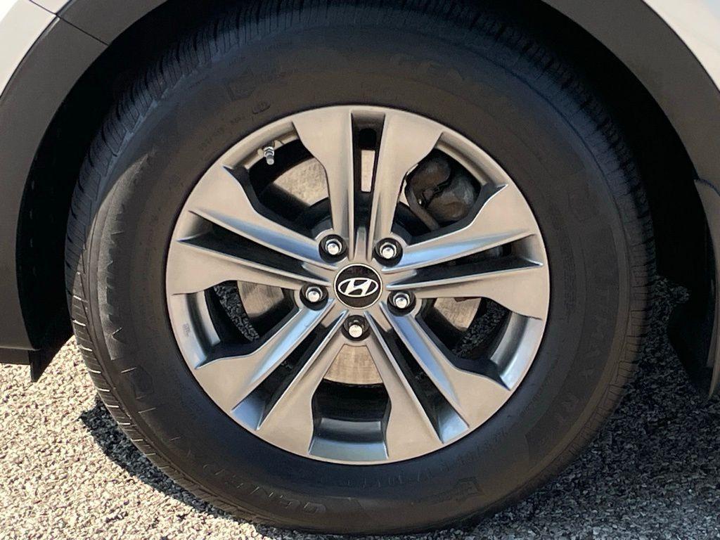 used 2013 Hyundai Santa Fe car, priced at $11,500