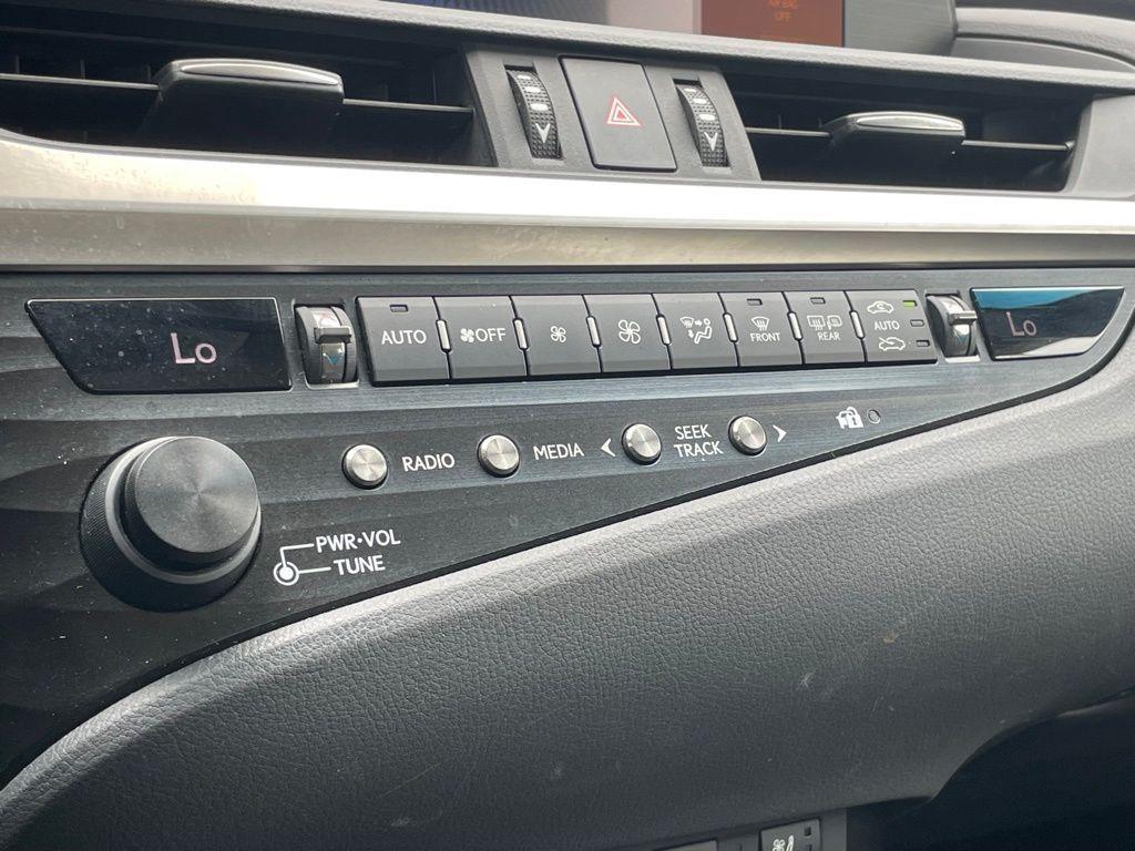 used 2019 Lexus ES 350 car, priced at $28,000