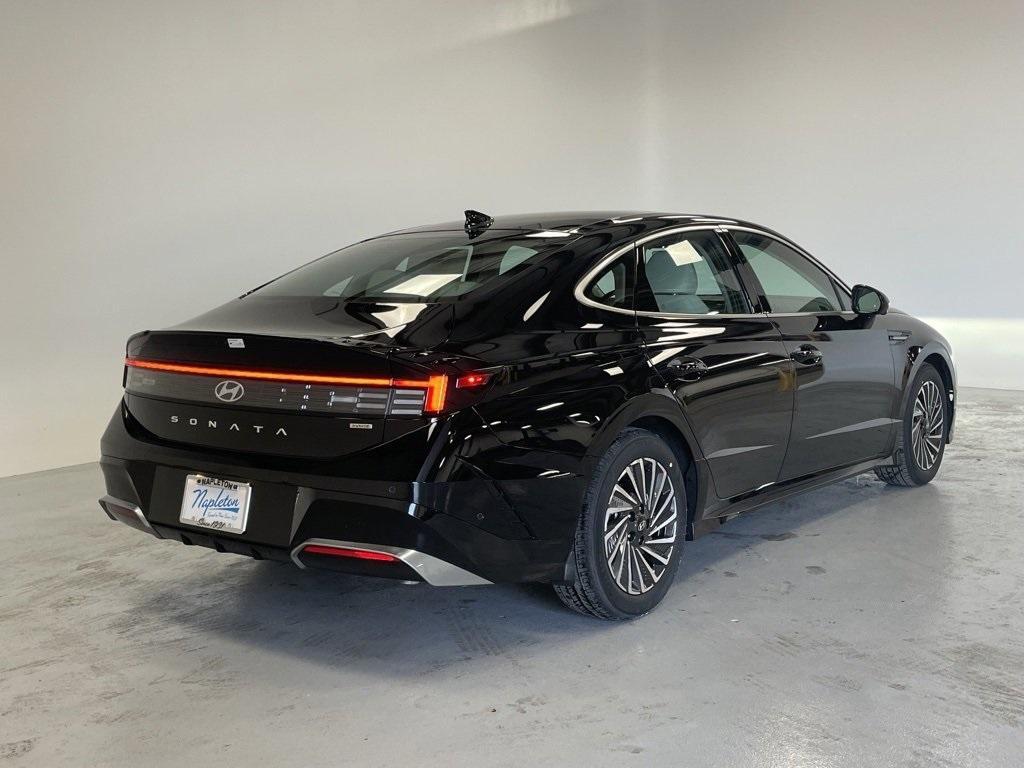new 2025 Hyundai Sonata Hybrid car, priced at $38,517