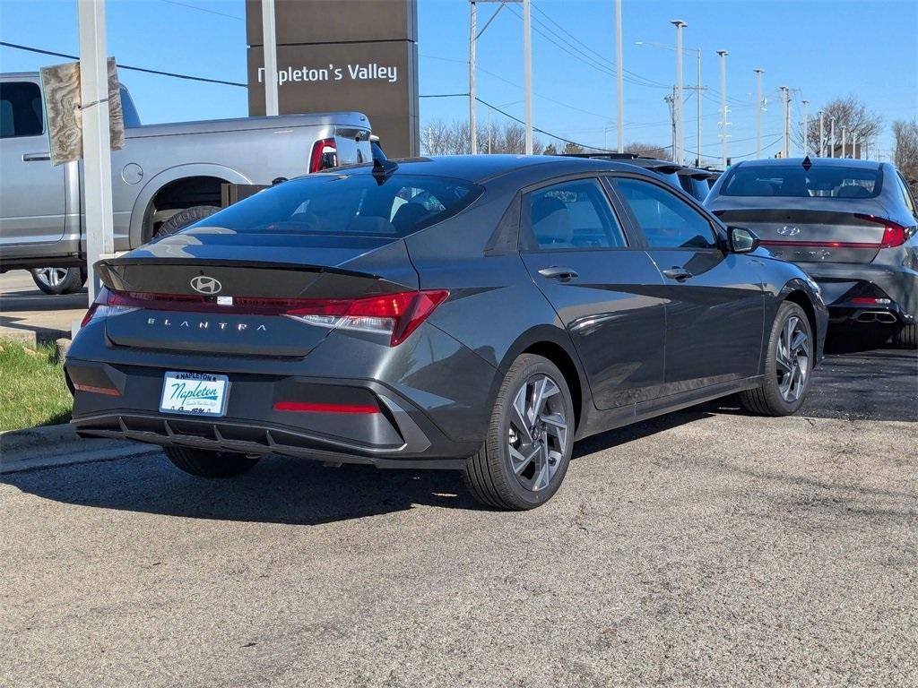 new 2025 Hyundai Elantra car