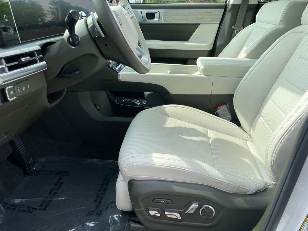 used 2024 Hyundai Santa Fe car, priced at $39,000