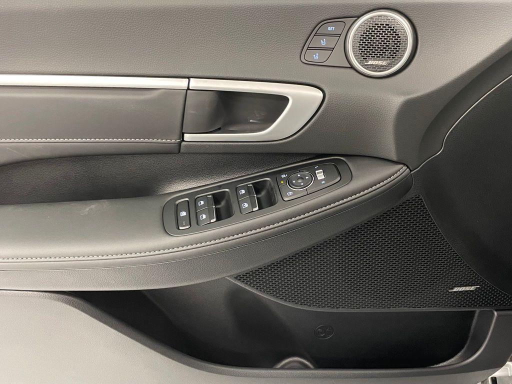 new 2025 Hyundai Sonata Hybrid car, priced at $38,885