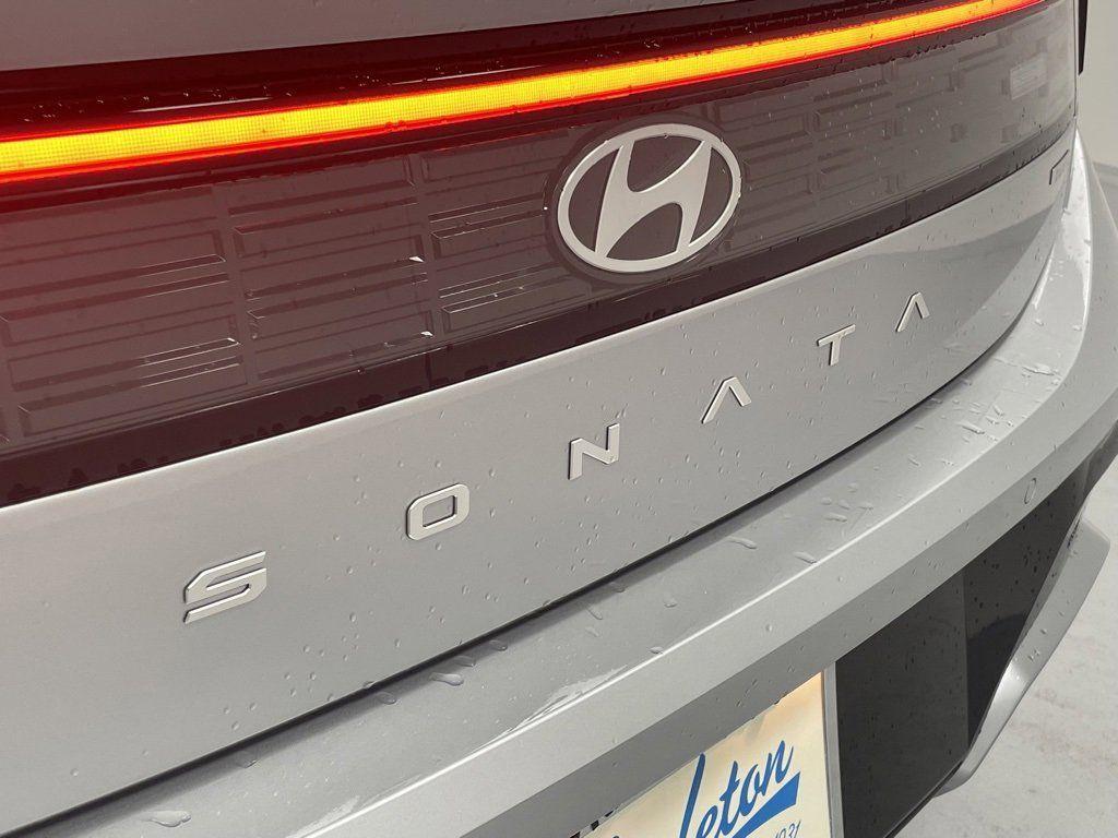 new 2025 Hyundai Sonata Hybrid car, priced at $38,885
