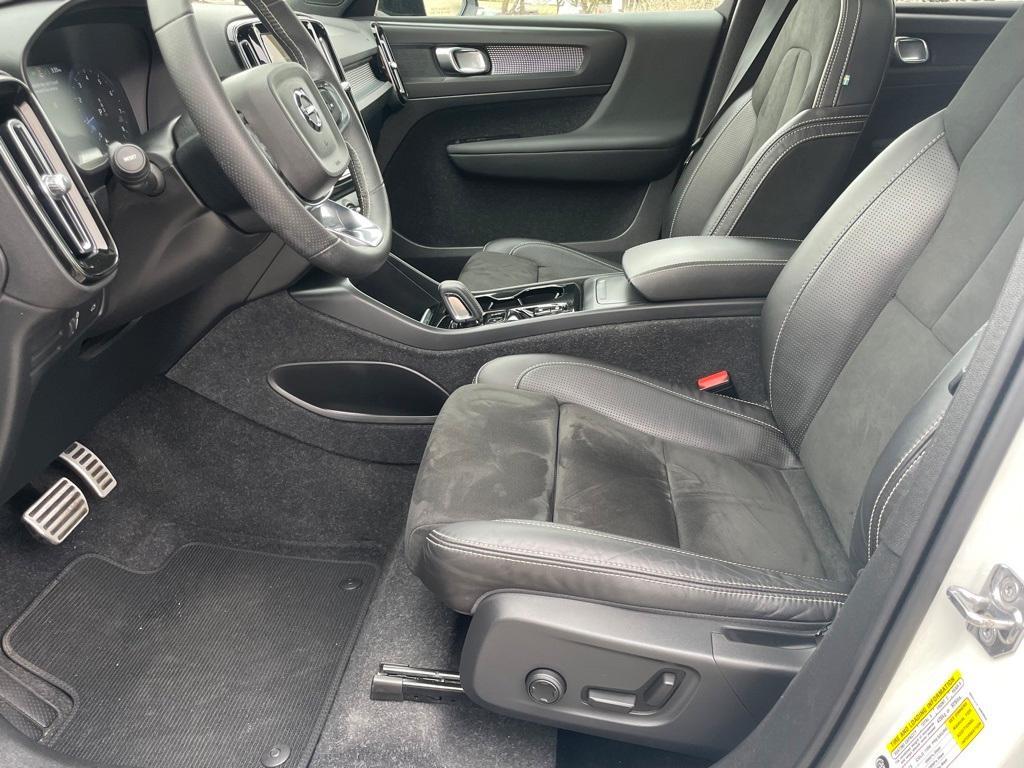 used 2021 Volvo XC40 car, priced at $28,000