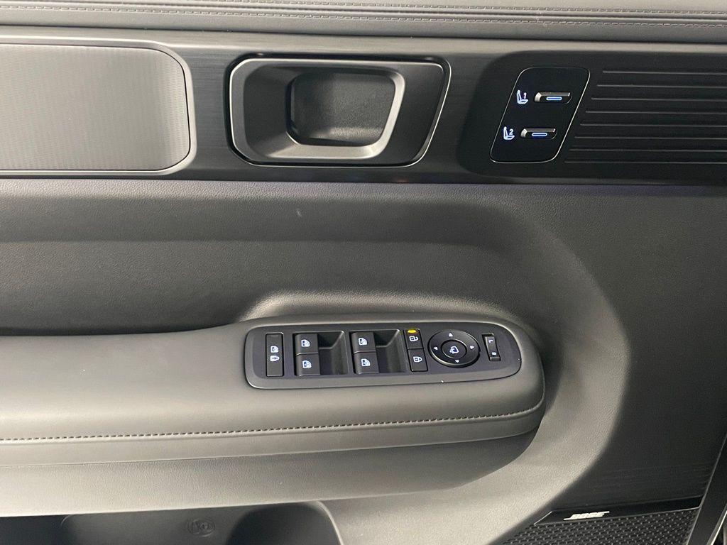 new 2025 Hyundai SANTA FE HEV car, priced at $51,113