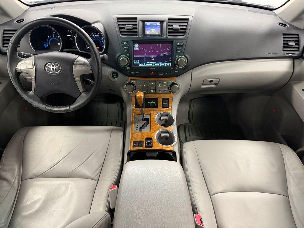 used 2010 Toyota Highlander Hybrid car, priced at $9,500