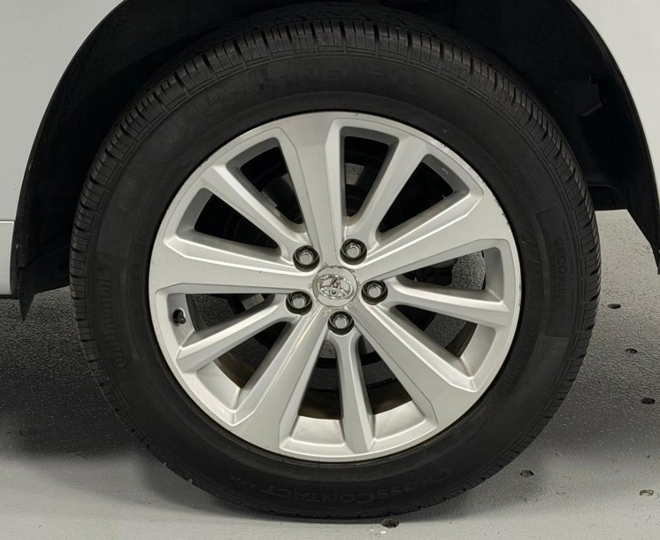 used 2010 Toyota Highlander Hybrid car, priced at $9,500