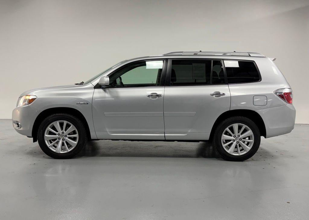 used 2010 Toyota Highlander Hybrid car, priced at $9,500