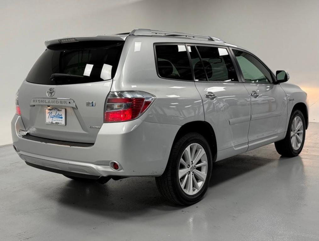 used 2010 Toyota Highlander Hybrid car, priced at $9,500