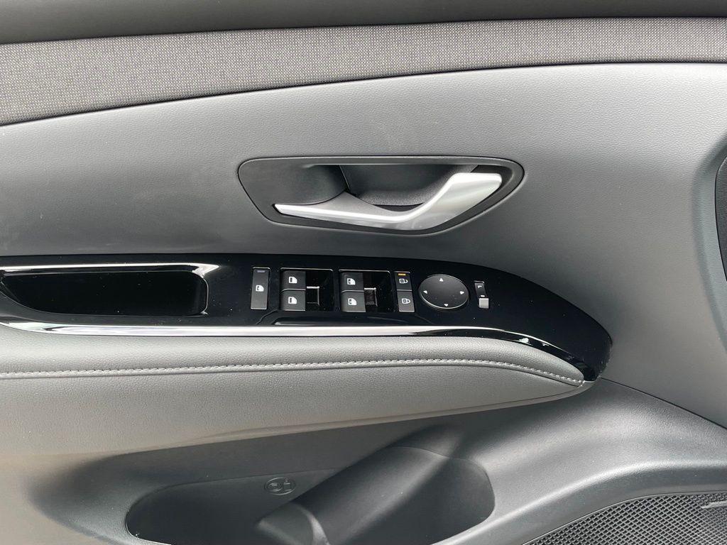 new 2025 Hyundai TUCSON Hybrid car, priced at $43,278