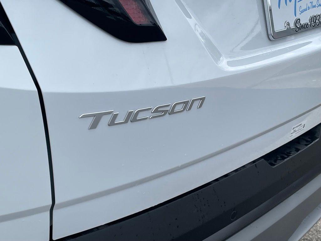 new 2025 Hyundai TUCSON Hybrid car, priced at $43,278