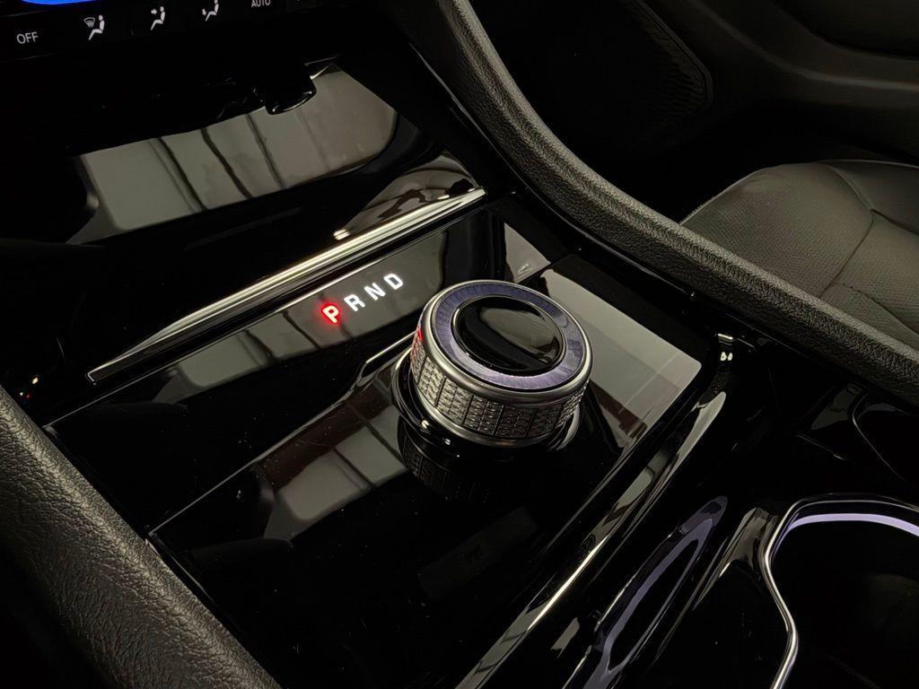 used 2023 Jeep Grand Cherokee car, priced at $32,000