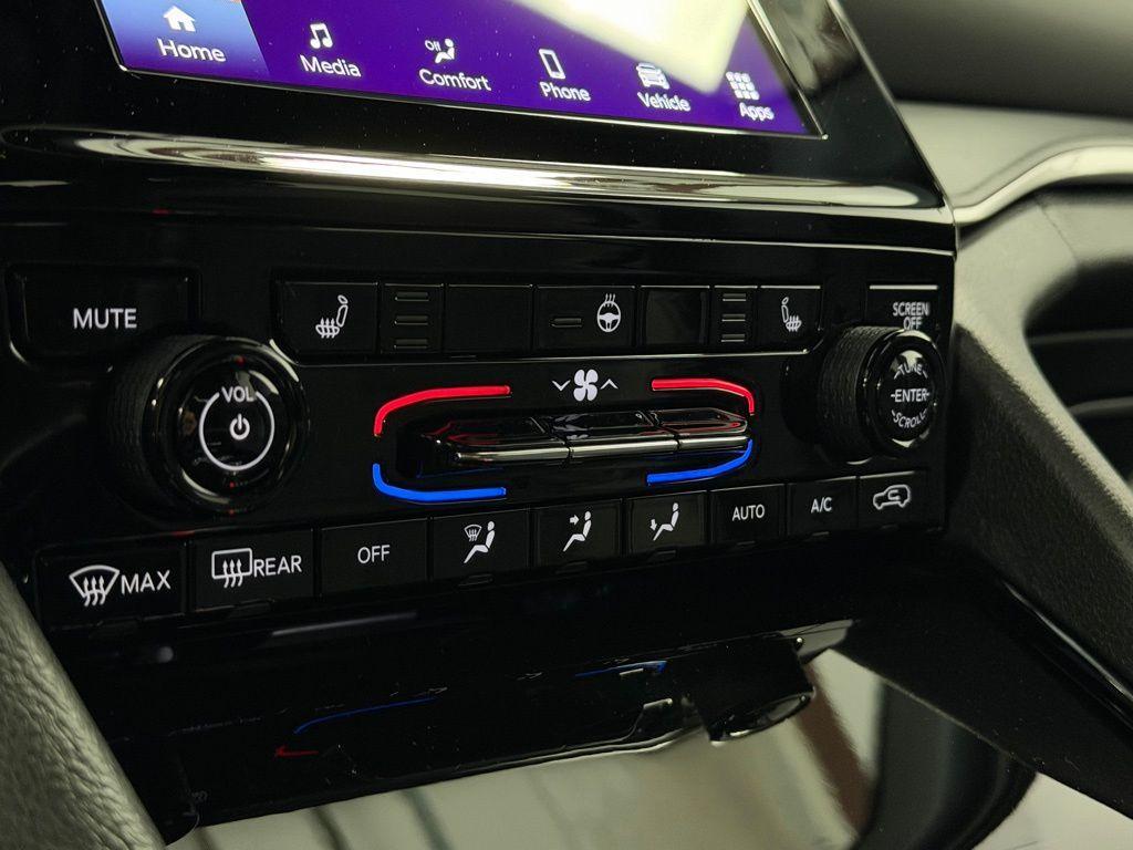 used 2023 Jeep Grand Cherokee car, priced at $32,000