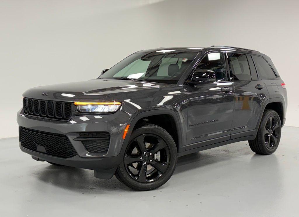 used 2023 Jeep Grand Cherokee car, priced at $32,000