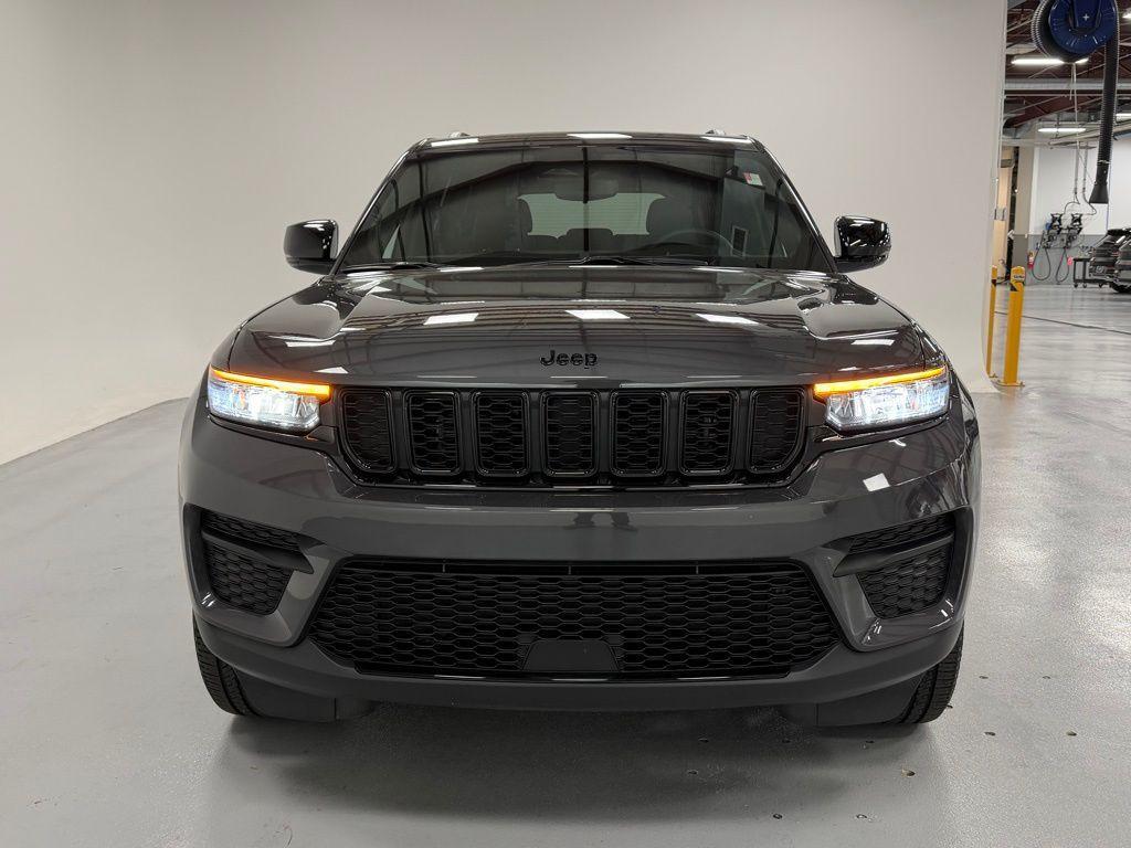 used 2023 Jeep Grand Cherokee car, priced at $32,000