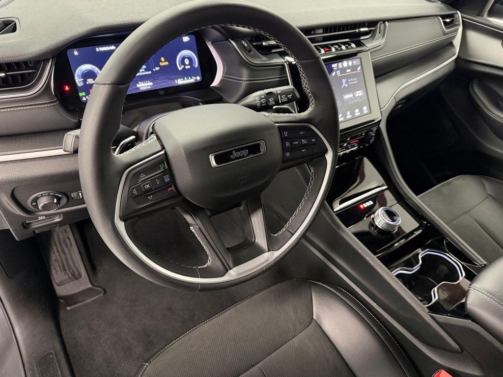 used 2023 Jeep Grand Cherokee car, priced at $32,000