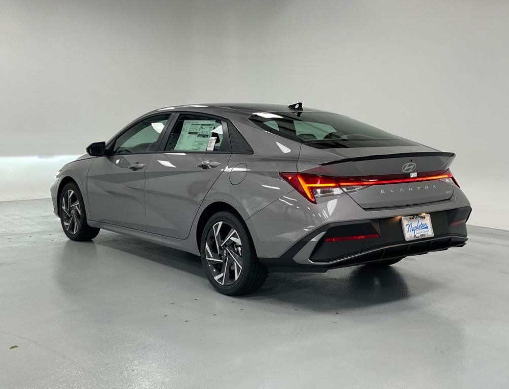 new 2025 Hyundai ELANTRA HEV car, priced at $28,765