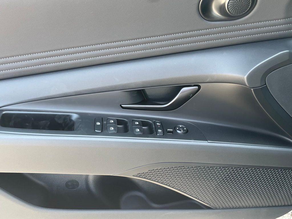 new 2025 Hyundai ELANTRA HEV car, priced at $28,734