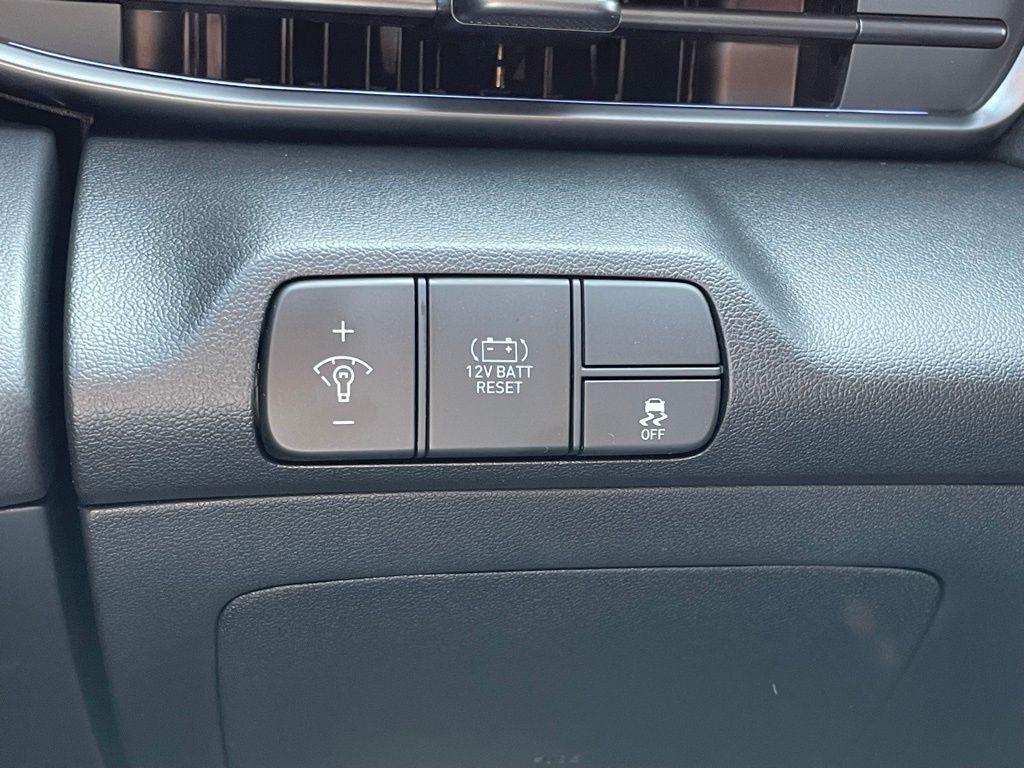 new 2025 Hyundai ELANTRA HEV car, priced at $28,734
