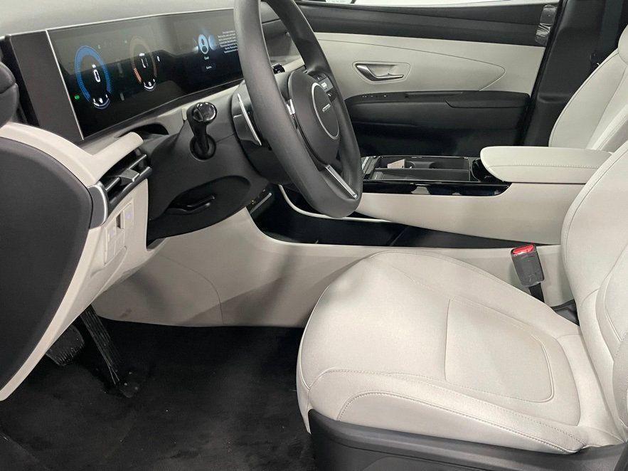 new 2025 Hyundai TUCSON Hybrid car, priced at $34,905