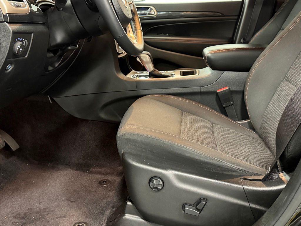 used 2016 Jeep Grand Cherokee car, priced at $14,750