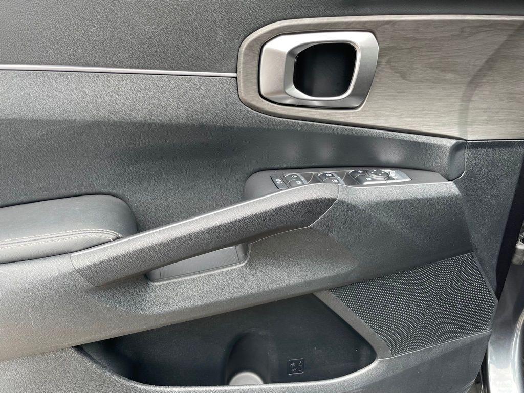 used 2024 Kia Sorento car, priced at $32,500