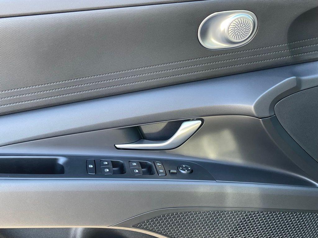 new 2025 Hyundai ELANTRA HEV car, priced at $26,789