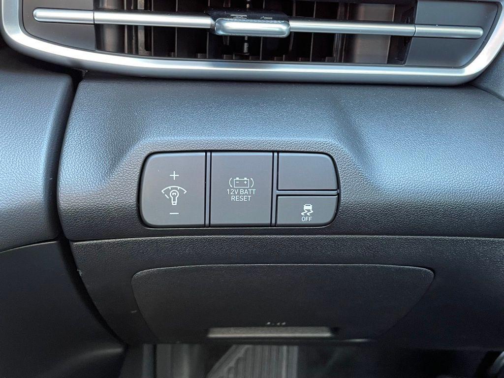 new 2025 Hyundai ELANTRA HEV car, priced at $26,789